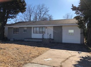 5304 NW 44th St, Warr Acres, OK 73122