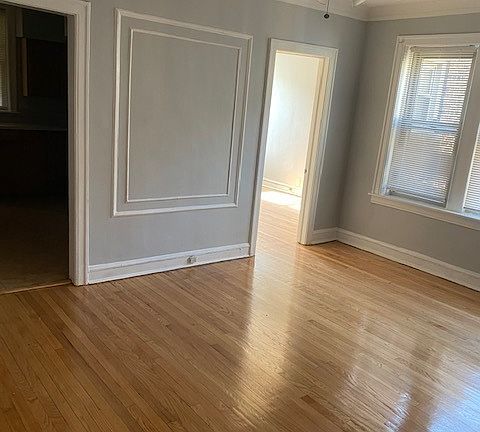 3rd image of 7149 S Cornell Ave Unit 3S