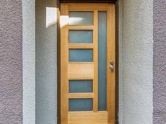 5th image of 852 N Poinsettia Pl APT 2