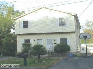 854 Hart St, Bridgeport, CT 06606