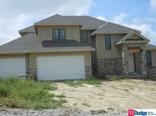 18673 Oregon Cir, Elkhorn, NE 68022