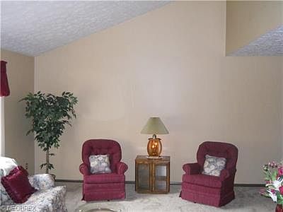 3rd image of 448 Riverdale Dr
