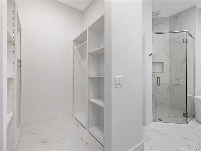 2198 SW Mayflower Dr — Photo 24