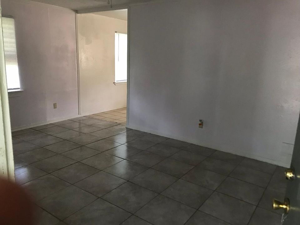 1st image of 808 Pirtle St