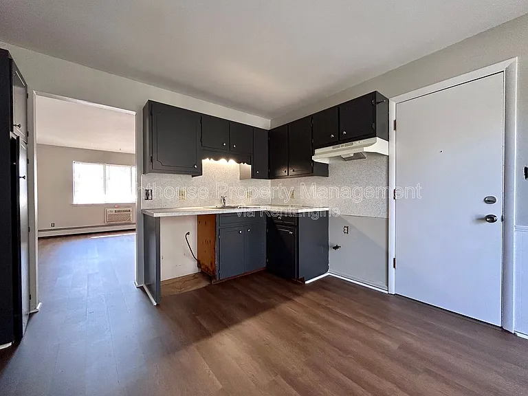 143 Exchange St SE #B — Photo 4