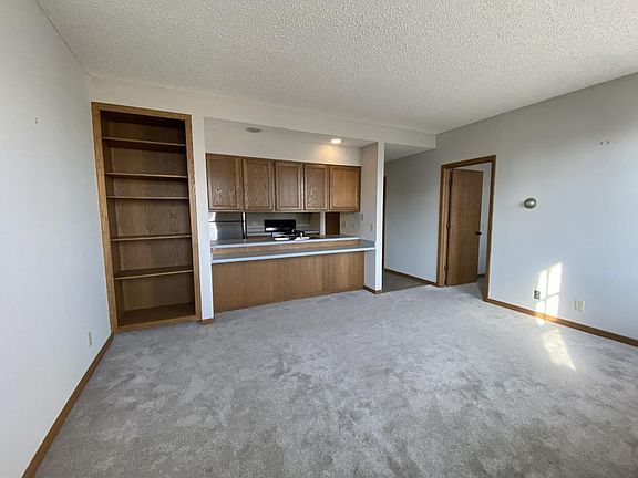 5th image of 139 N 11th St APT 803