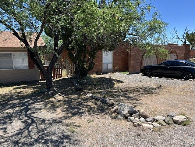 1st image of 415 Sykes Cir #6