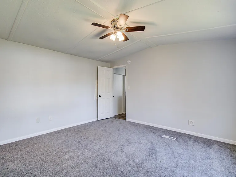 13419 Commander Cir — Photo 11