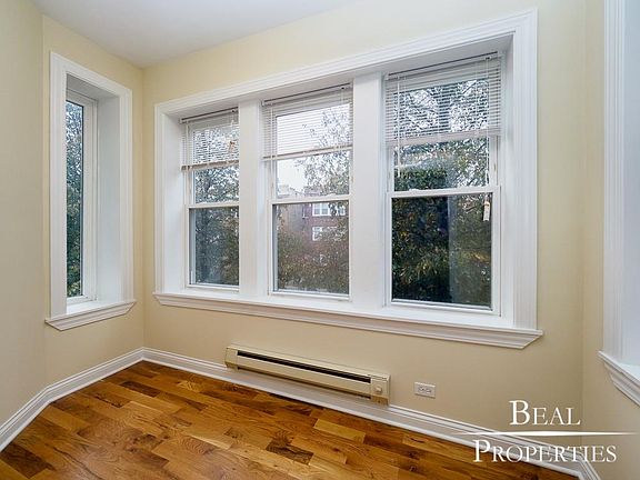 3rd image of 831 W Waveland Ave #3E