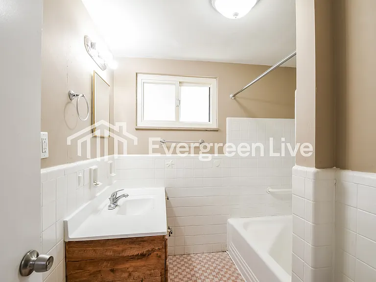 7823 Milan Ave — Photo 10
