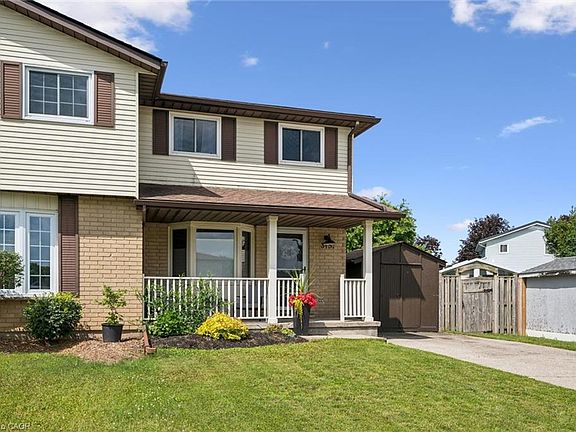 3rd image of 315 Mayview Cres #B
