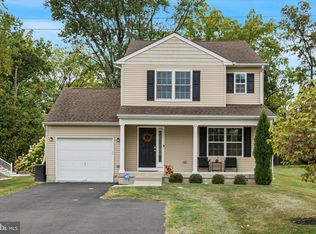 210 Maple St, Warminster, PA 18974