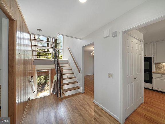 3rd image of 10618 Great Arbor Dr