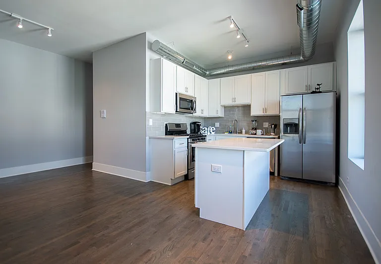 1044 W 18th St #3R — Photo 3