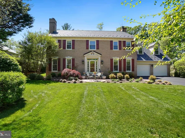 10 Meyer Point Ct, Potomac, MD 20854