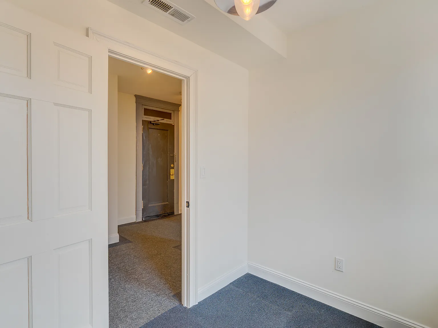 3 bed, $2,495 — Photo 4