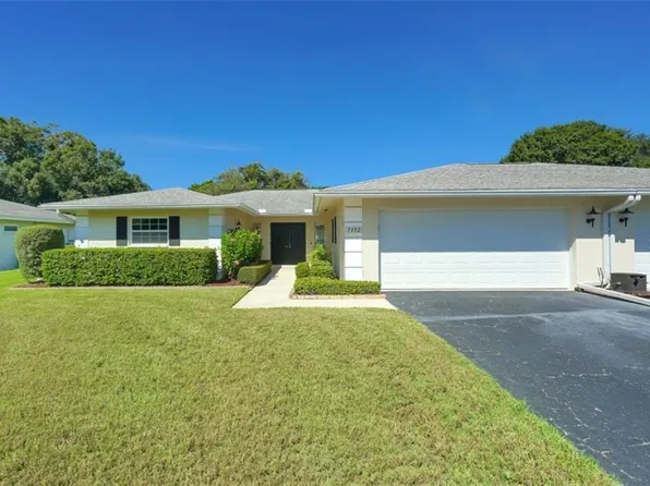 7192 W Country Club Dr N, Sarasota, FL 34243