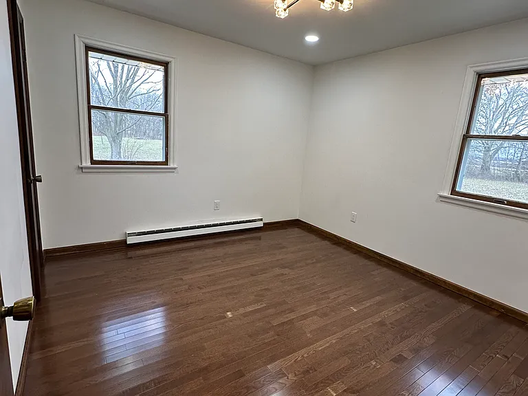 60 W Dupont Rd — Photo 9