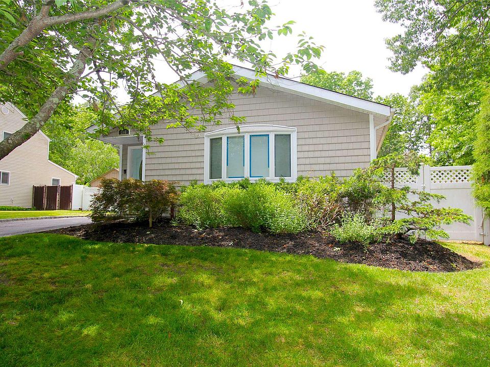 1st image of 266 Parkway Dr