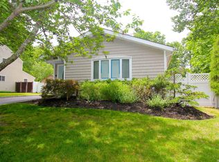 266 Parkway Dr, Calverton, NY 11933