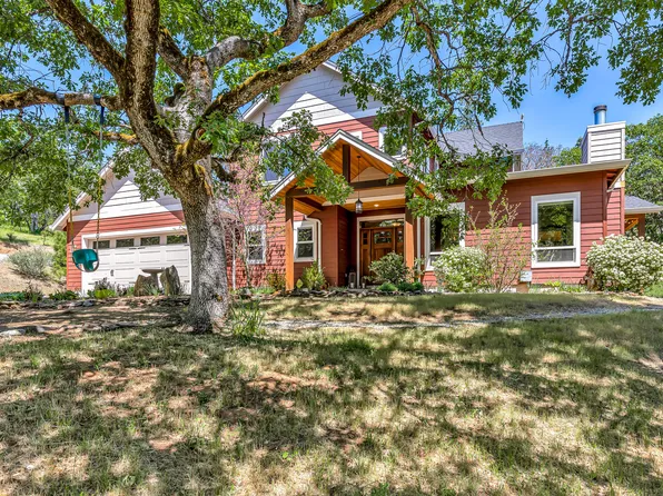 6036 Old Stage Rd, Central Pt, OR 97502