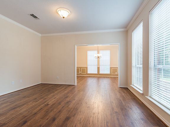 Large Formal Living Room 