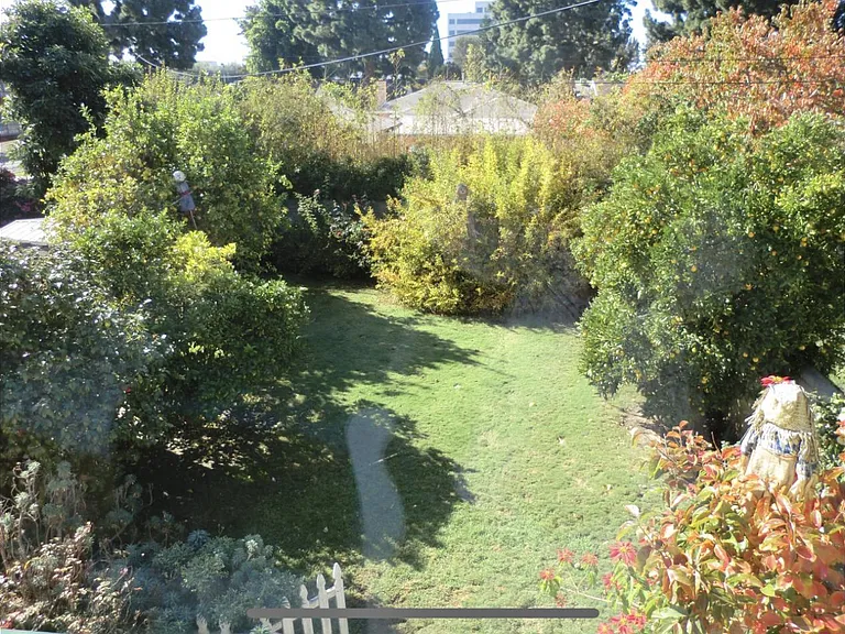 Granville Ave — Photo 14