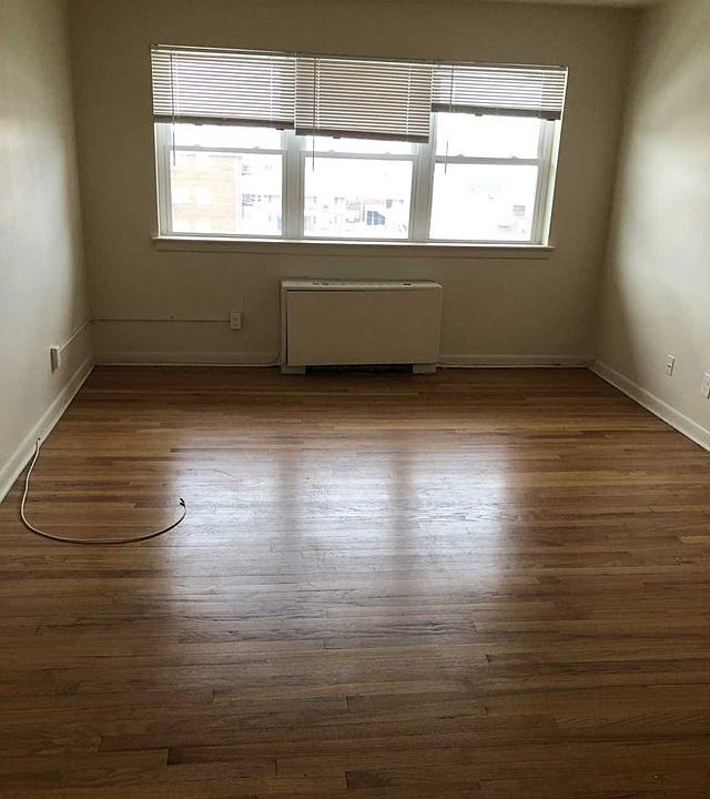2nd image of 230 Polifly Rd APT 21