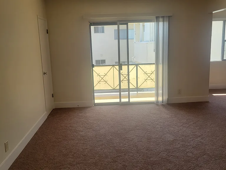 806 Edgewood St #9 — Photo 6