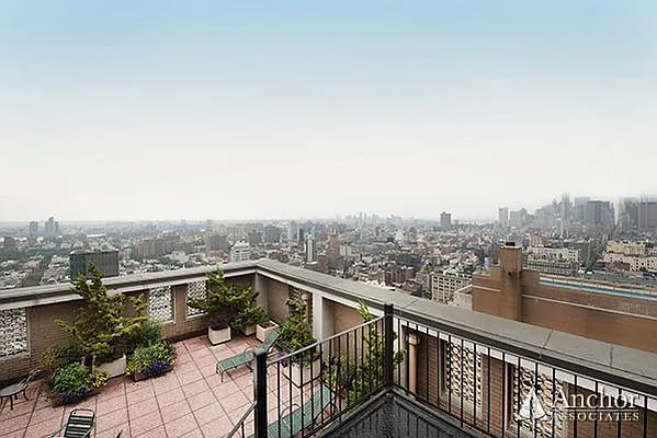 Rented by Anchor Associates | media 7