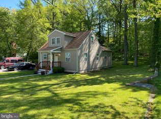 6612 Pine Grove Dr, Suitland, MD 20746