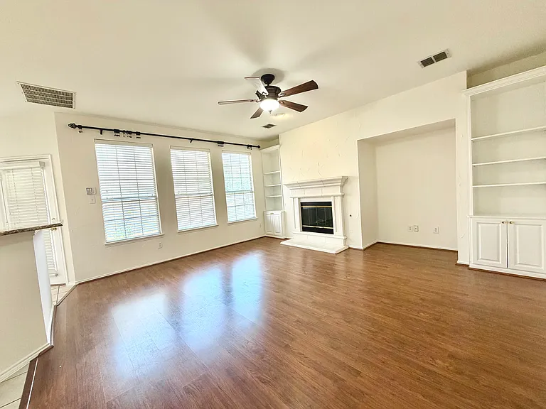 516 Hawken Dr — Photo 11