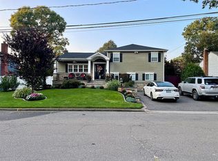 107 Abbott St, Massapequa, NY 11758