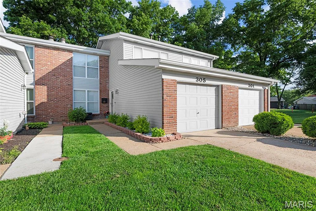 305 Fox Village Ct photo 1