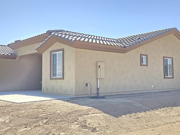 4th image of 35955 W CHAMBERS Street