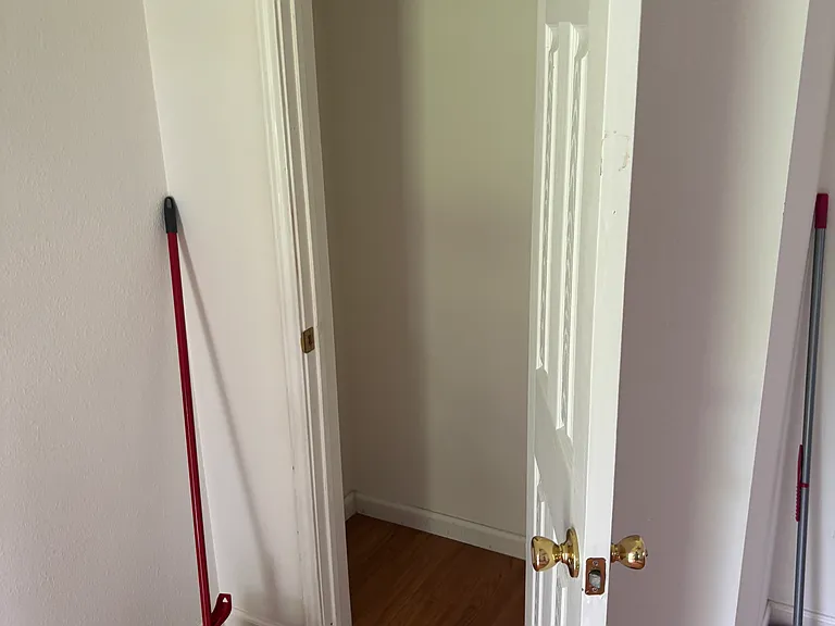 331 Waxwood Ln — Photo 3