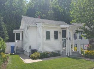 1968 Cranston St, Cranston, RI 02920