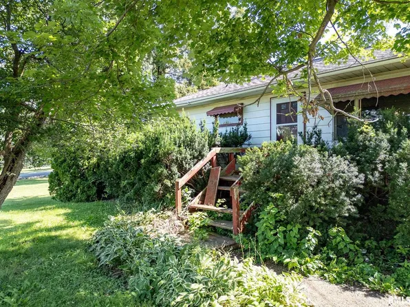 2521 W Stockwell Ln, Clinton, IA 52732