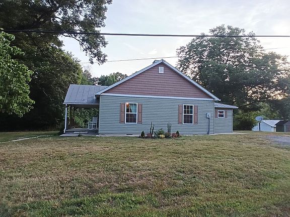2nd image of 205 Bennett St