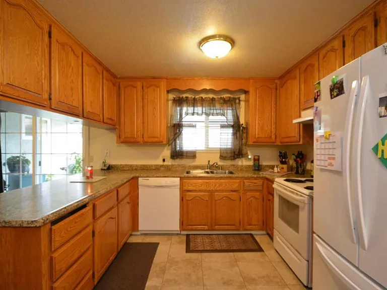 1282 Shaefer St — Photo 8