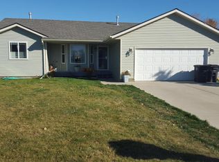 14 High St, Ray, ND 58849
