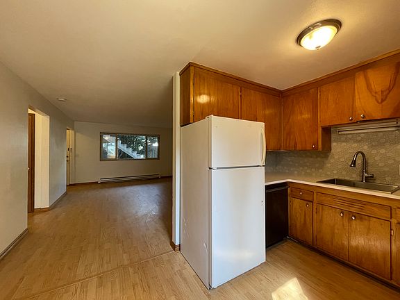 2nd image of 2117 Nob Hill Ave N Unit 2