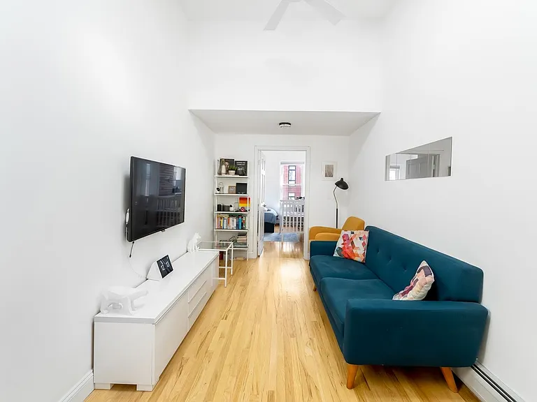120 Monroe St #3L — Photo 6