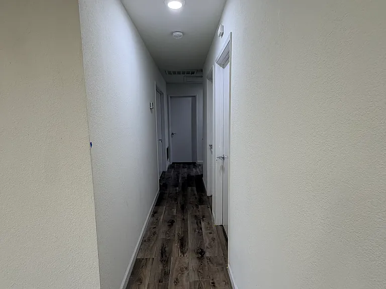 1302 Mossbrook Ct — Photo 14