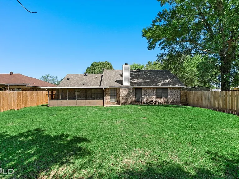 2542 Spruce Dr — Photo 10