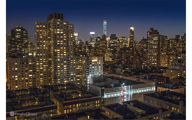 Sold by Douglas Elliman | media 22