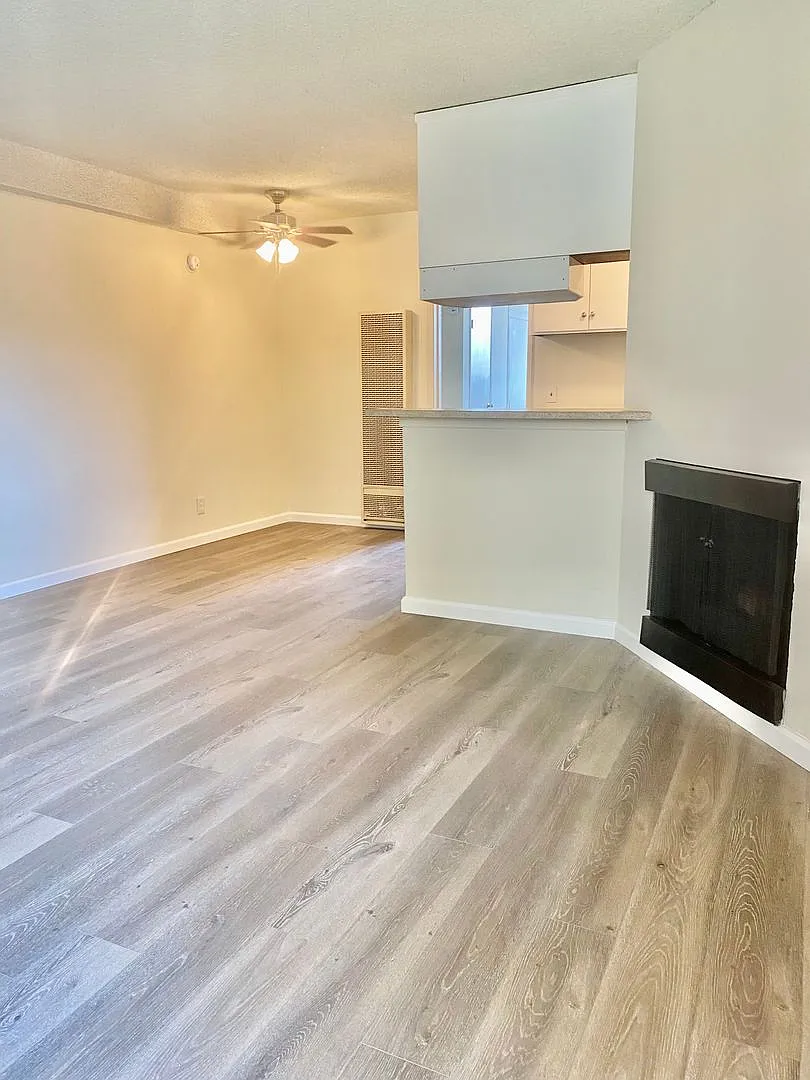 18520 Prairie St. — Photo 1