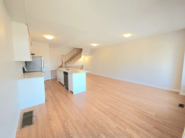 585 Colborne St E — Photo 13