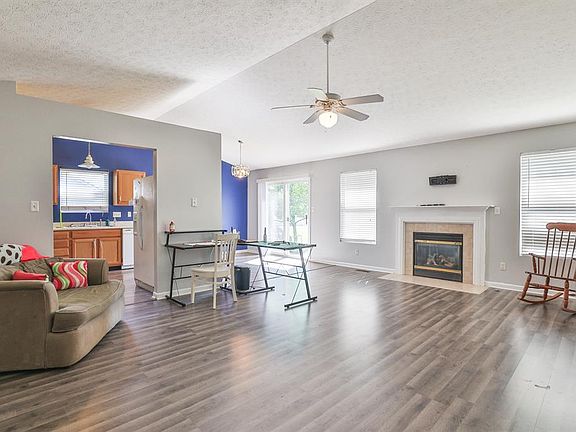 5th image of 7096 Country Walk Dr