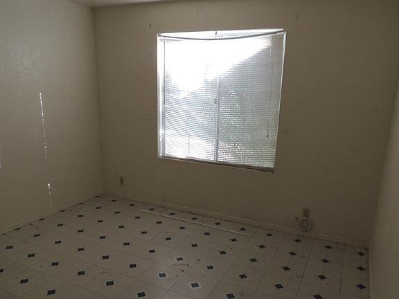 4th image of 11005 N 60th Ave